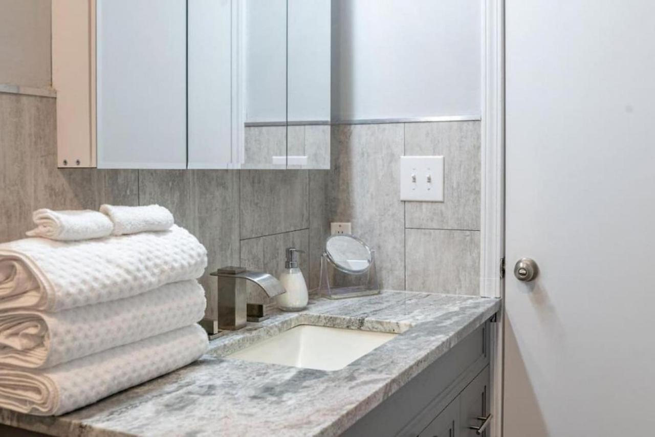 Luxury 2br Midtown Parking